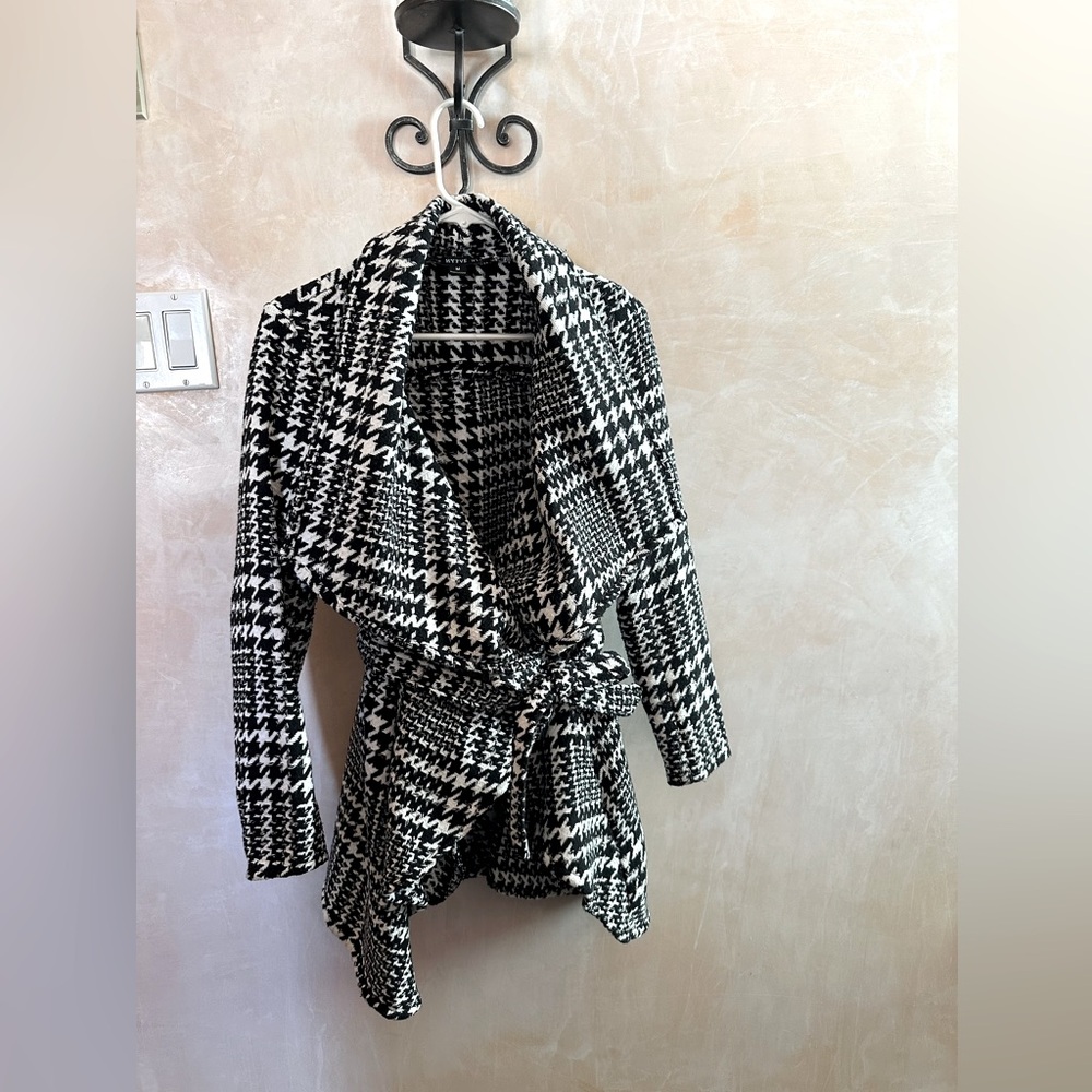 HYFYVE • Houndstooth Wrap Jacket • Medium/light weight • Pockets